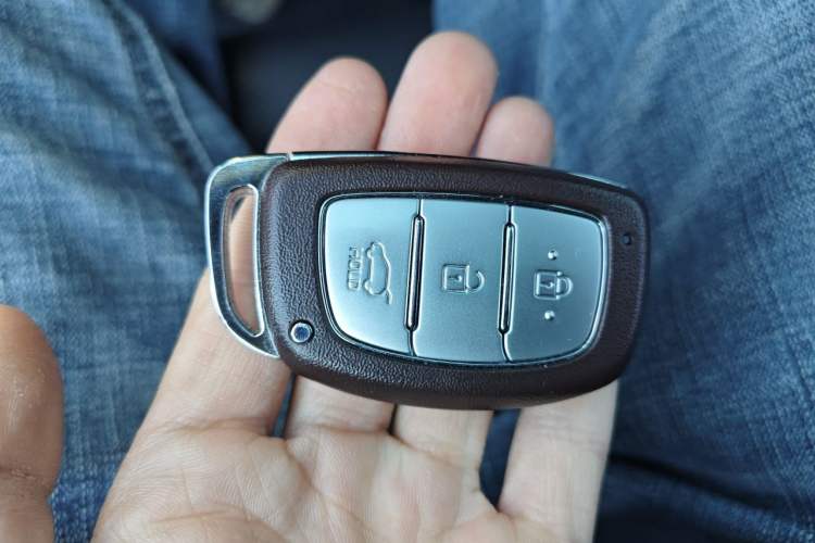 Used Hyundai ix25 2017 1.6L Automatic Smart Version Vehicle Key