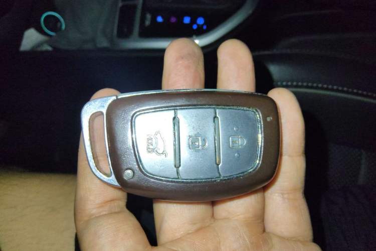 Used Hyundai ix25 2017 1.6L Automatic Smart Version Vehicle Key