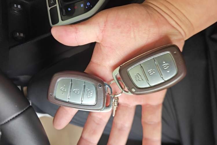 Used Hyundai ix25 2017 1.6L Automatic Smart Version Vehicle Key