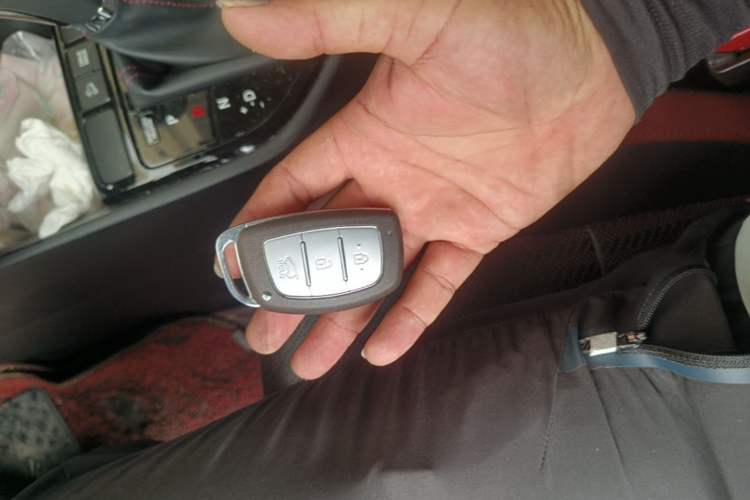 Used Hyundai ix25 2017 1.6L Automatic Smart Version Vehicle Key