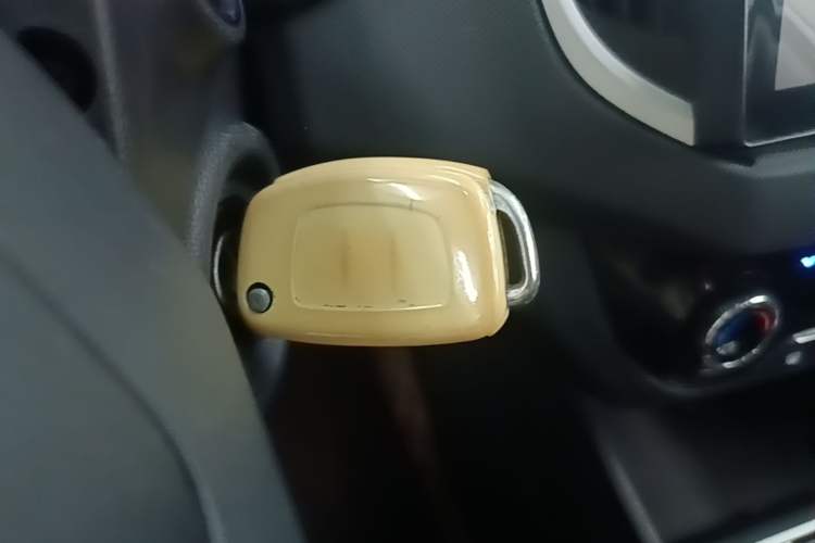 Used Hyundai ix25 2017 1.6L Manual Fashion Model Vehicle Key