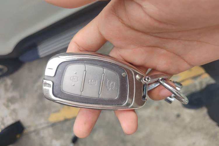 Used Hyundai ix25 2017 1.6L Automatic Smart Version Vehicle Key