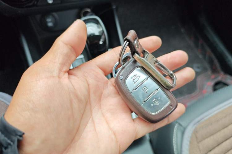 Used Hyundai ix25 2017 1.6L Automatic Smart Version Vehicle Key