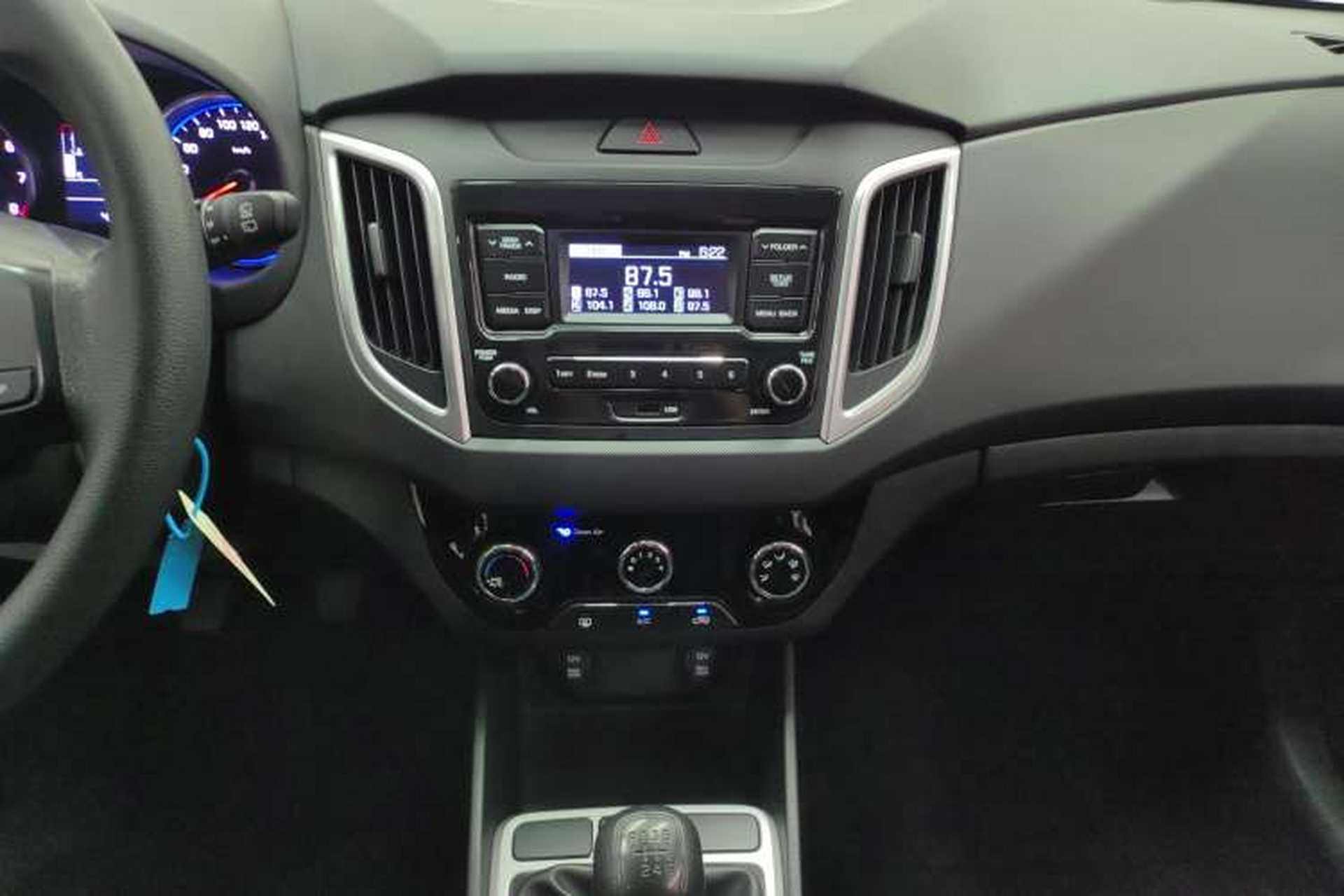 Used Hyundai ix25 2017 1.6L Manual Fashion Model Audio And AC Panel