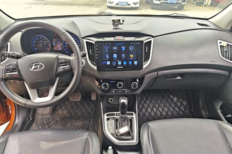 Used Hyundai ix25 2017 1.6L Automatic Smart Version Audio And AC Panel