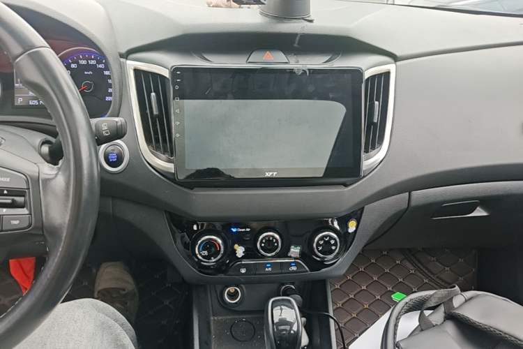Used Hyundai ix25 2017 1.6L Automatic Smart Version Audio And AC Panel