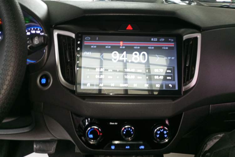 Used Hyundai ix25 2017 1.6L Automatic Smart Version Audio And AC Panel