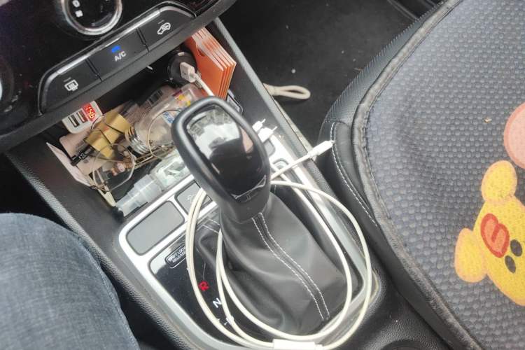 Used Hyundai ix25 2017 1.6L Automatic Smart Version Gear Lever