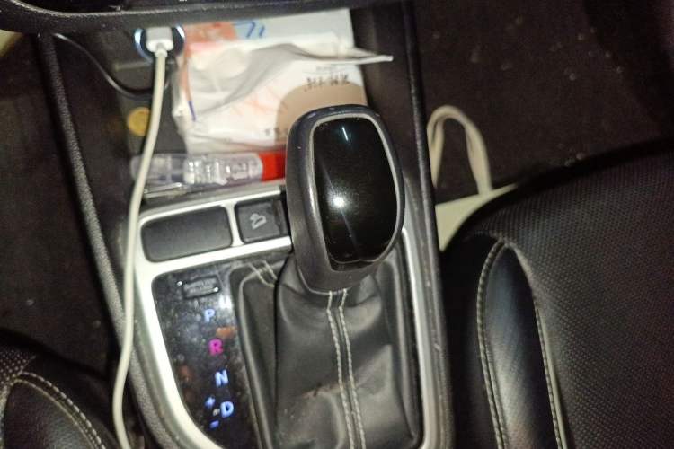 Used Hyundai ix25 2017 1.6L Automatic Smart Version Gear Lever