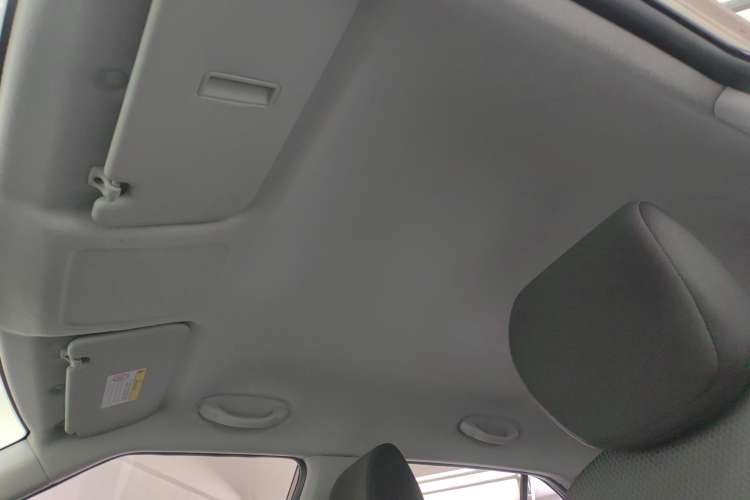 Used Hyundai ix25 2017 1.6L Manual Fashion Model Headliner