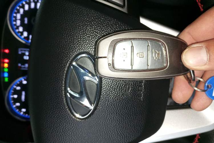 Used Hyundai ix25 2017 1.6L Automatic Smart Version Interior 1