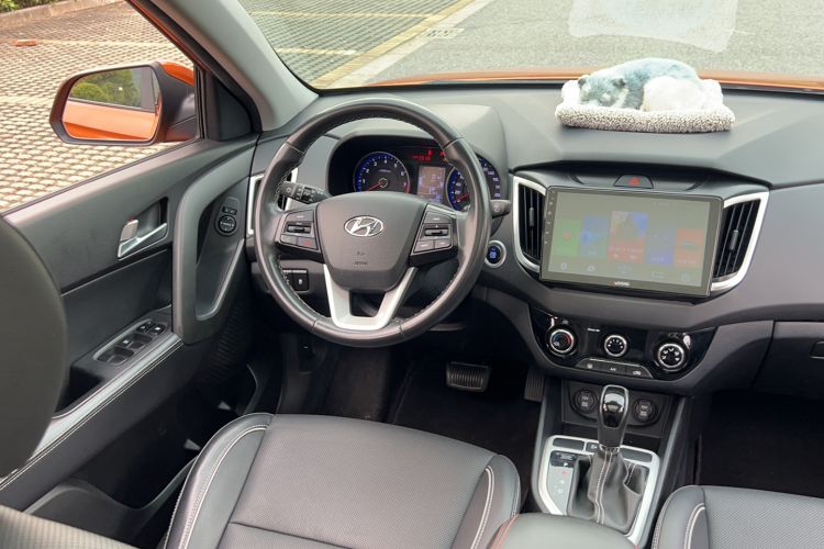Used Hyundai ix25 2017 1.6L Automatic Smart Version Interior 2
