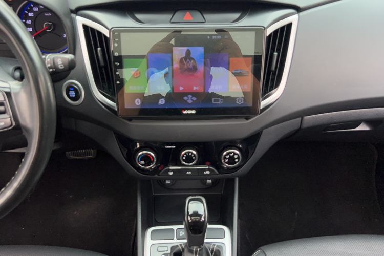 Used Hyundai ix25 2017 1.6L Automatic Smart Version Interior 7
