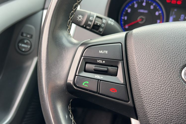 Used Hyundai ix25 2017 1.6L Automatic Smart Version Interior 9