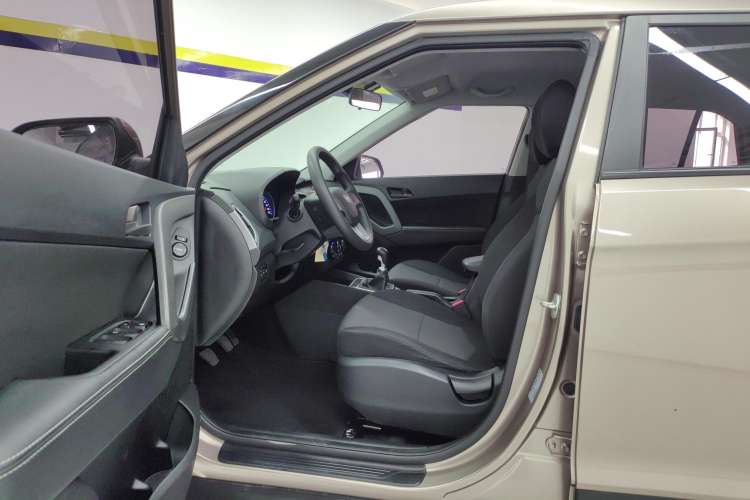 Used Hyundai ix25 2017 1.6L Manual Fashion Model Left Front Seat