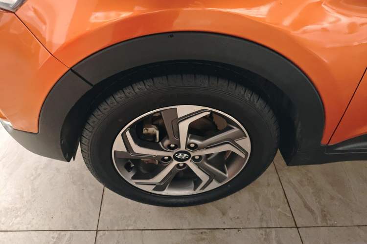 Used Hyundai ix25 2017 1.6L Automatic Smart Version Left Front Wheel Hub