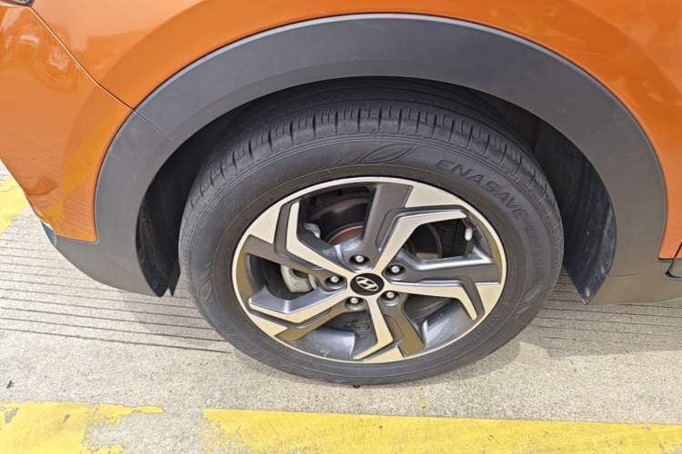 Used Hyundai ix25 2017 1.6L Automatic Smart Version Left Front Wheel Hub
