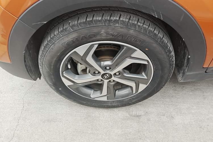 Used Hyundai ix25 2017 1.6L Automatic Smart Version Left Front Wheel Hub