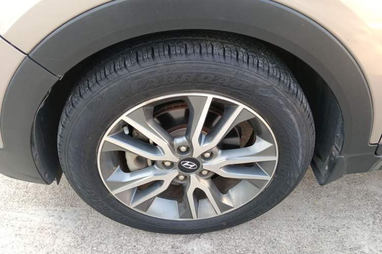 Used Hyundai ix25 2017 1.4T Automatic Smart Version Left Front Wheel Hub