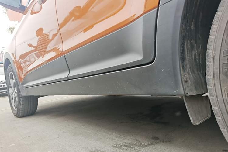 Used Hyundai ix25 2017 1.6L Automatic Smart Version Left Side Sill
