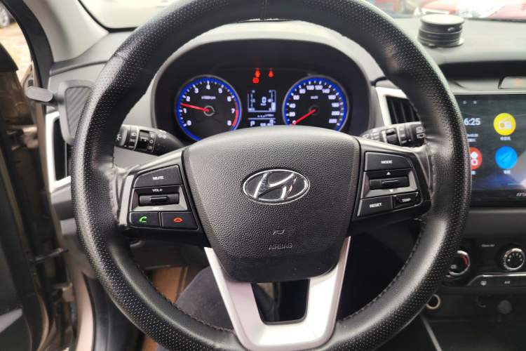 Used Hyundai ix25 2017 1.6L Automatic Smart Version Steering Wheel