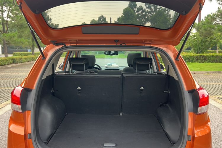 Used Hyundai ix25 2017 1.6L Automatic Smart Version Trunk