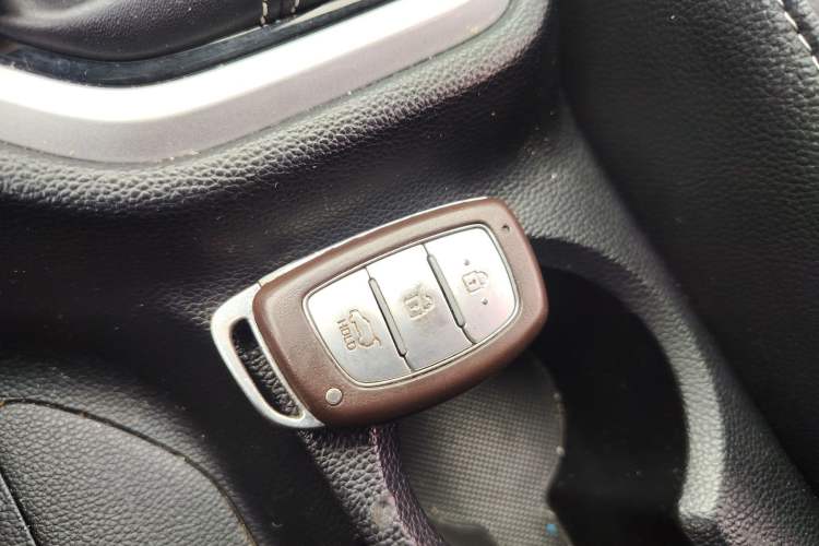 Used Hyundai ix25 2017 1.6L Automatic Smart Version Vehicle Key