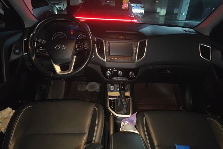 Used Hyundai ix25 2019 1.6L Automatic Smart Edition Commemorative Version Center Console