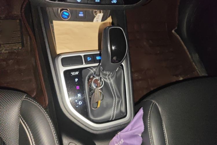 Used Hyundai ix25 2019 1.6L Automatic Smart Edition Commemorative Version Gear Lever