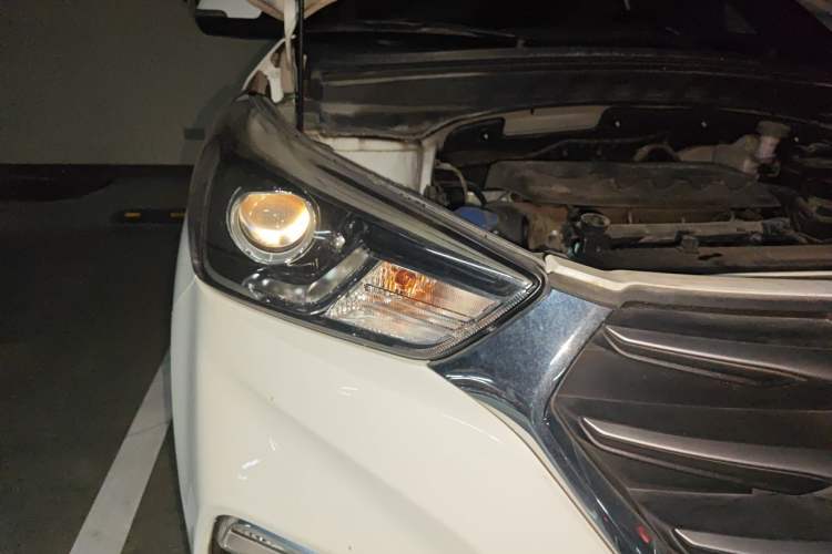 Used Hyundai ix25 2019 1.6L Automatic Smart Edition Commemorative Version Right Front Headlight