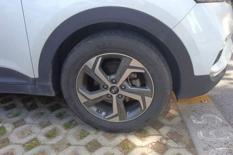 Used Hyundai ix25 2019 1.6L Automatic Smart Edition Commemorative Version Right Front Wheel Hub