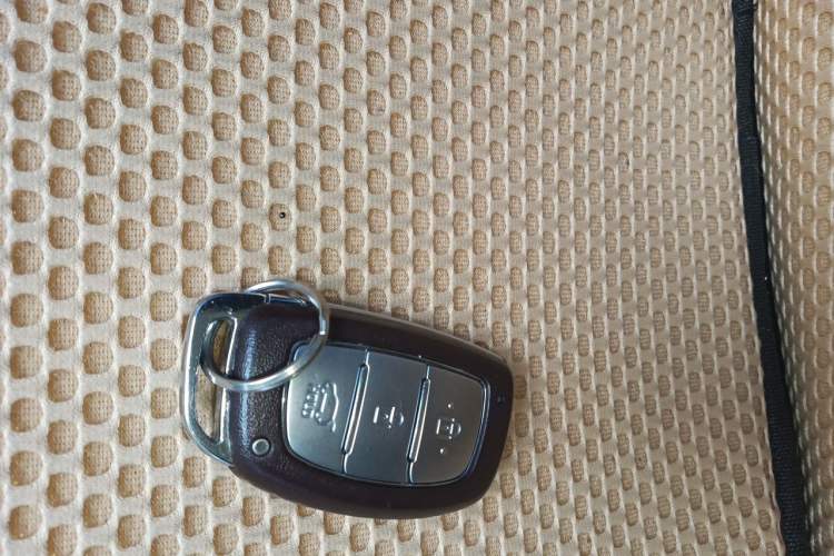 Used Hyundai ix25 2019 1.6L Automatic Smart Edition Commemorative Version Vehicle Key
