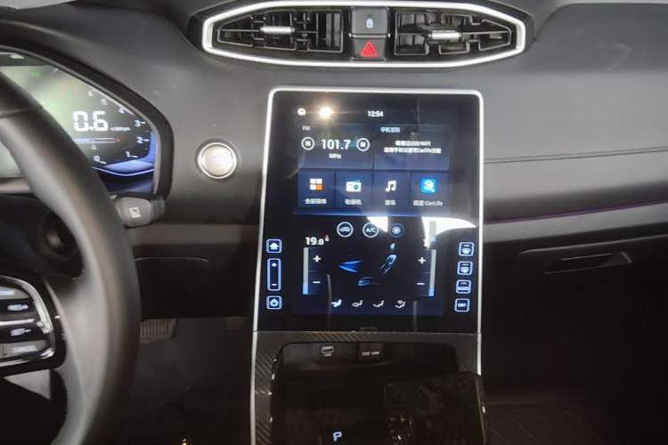 Used Hyundai ix25 2020 1.5L CVT GLS Smart Model Audio And AC Panel