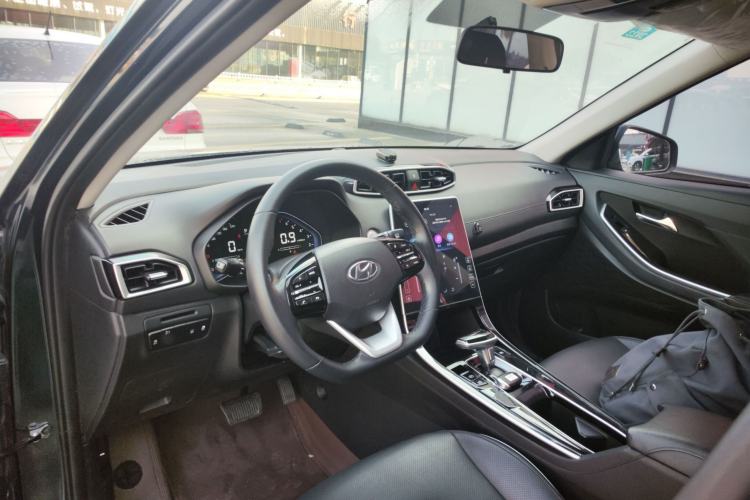 Used Hyundai ix25 2020 1.5L CVT GLS Smart Model Center Console