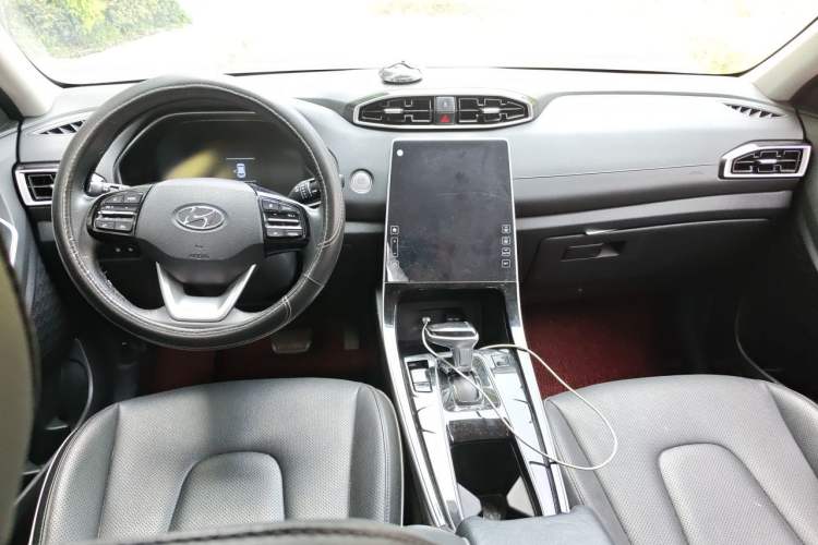 Used Hyundai ix25 2020 1.5L CVT GLS Smart Model Center Console
