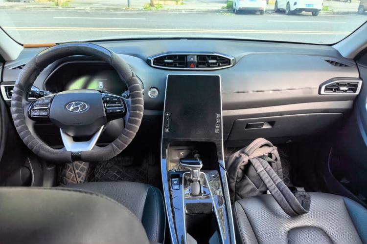 Used Hyundai ix25 2020 1.5L CVT DLX Prestige Version Center Console