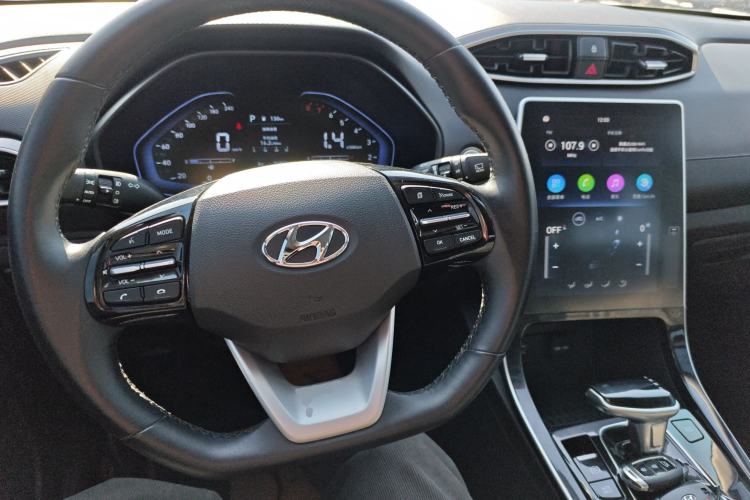 Used Hyundai ix25 2020 1.5L CVT GLS Smart Model Center Console