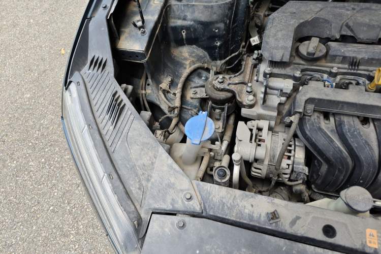 Used Hyundai ix25 2020 1.5L CVT GLS Smart Model Engine Bay Right
