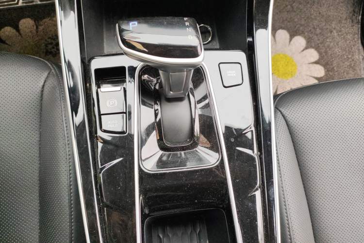 Used Hyundai ix25 2020 1.5L CVT DLX Prestige Version Gear Lever