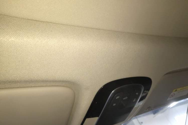 Used Hyundai ix25 2020 1.5L CVT GLS Smart Model Headliner