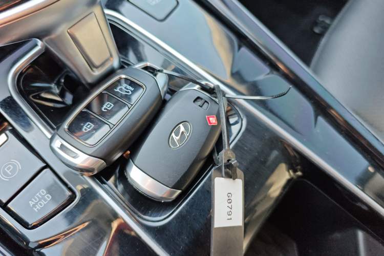 Used Hyundai ix25 2020 1.5L CVT GLS Smart Model Interior 1
