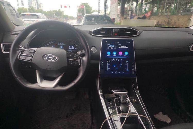 Used Hyundai ix25 2020 1.5L CVT GLS Smart Model Interior 2