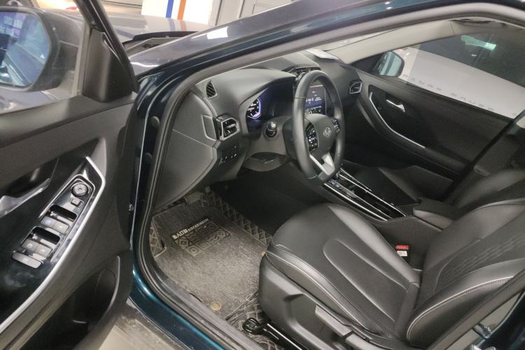 Used Hyundai ix25 2020 1.5L CVT GLS Smart Model Interior 3