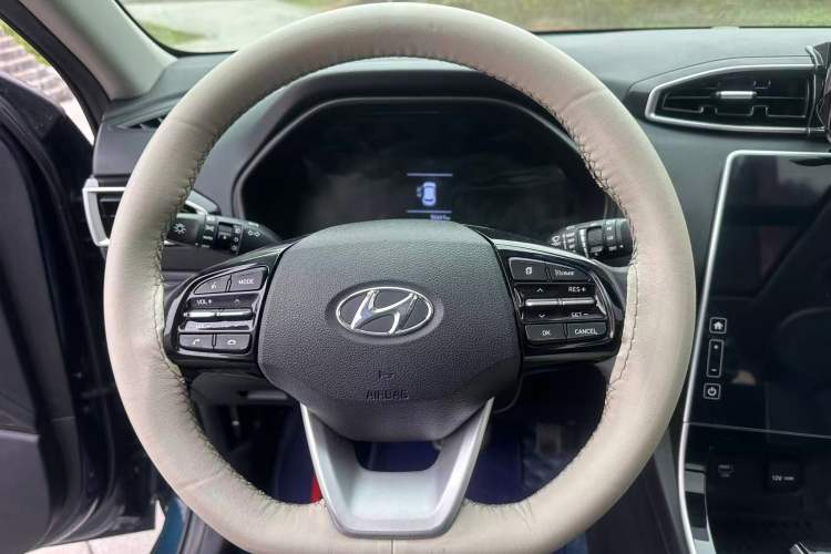 Used Hyundai ix25 2020 1.5L CVT GLS Smart Model Interior 5