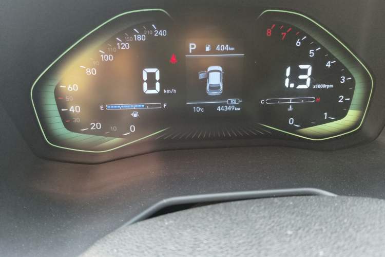 Used Hyundai ix25 2020 1.5L CVT GLS Smart Model Odometer Close Up