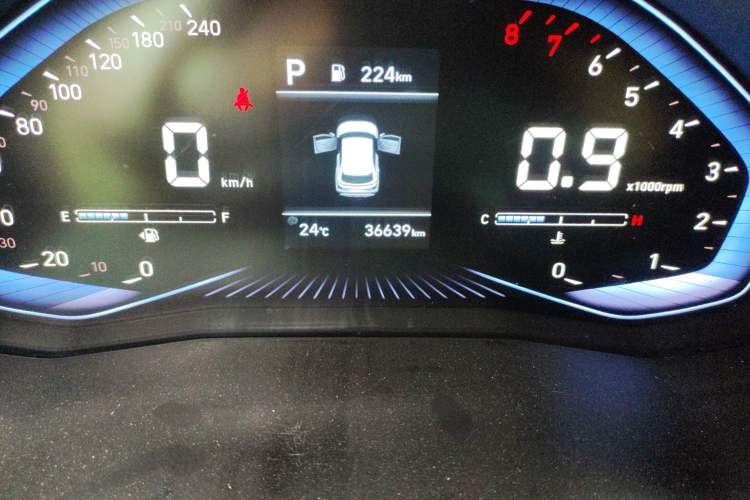 Used Hyundai ix25 2020 1.5L CVT DLX Prestige Version Odometer Close Up