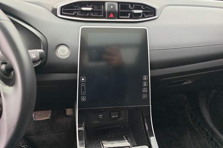 Used Hyundai ix25 2020 1.5L CVT GLS Smart Model Audio And AC Panel