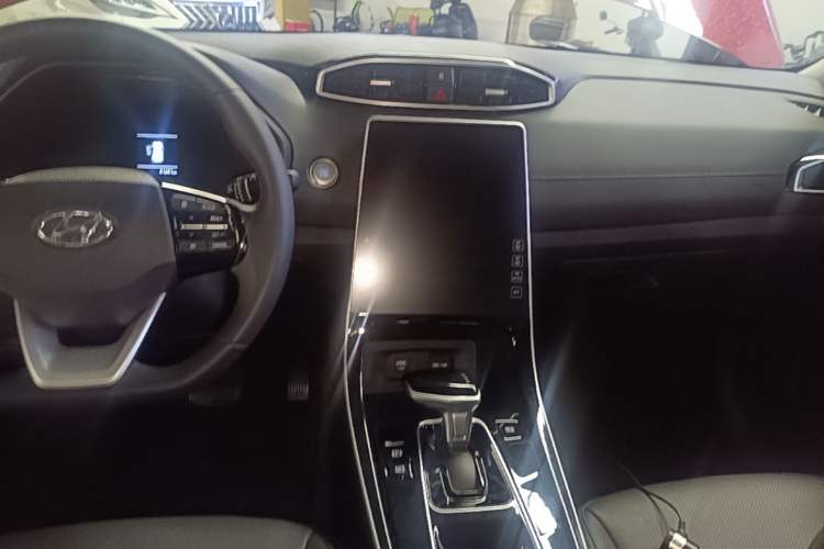 Used Hyundai ix25 2020 1.5L CVT GLS Smart Model Audio And AC Panel