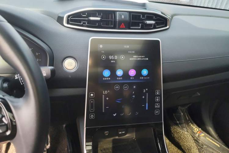 Used Hyundai ix25 2020 1.5L CVT GLS Smart Model Audio And AC Panel