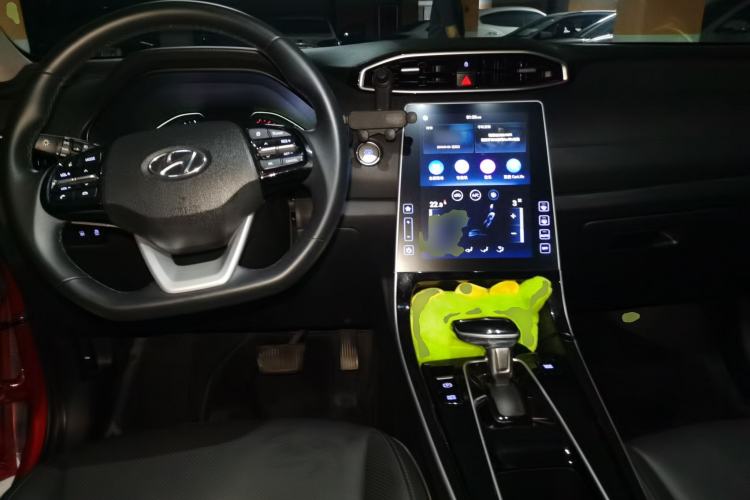 Used Hyundai ix25 2020 1.5L CVT GLS Smart Model Center Console